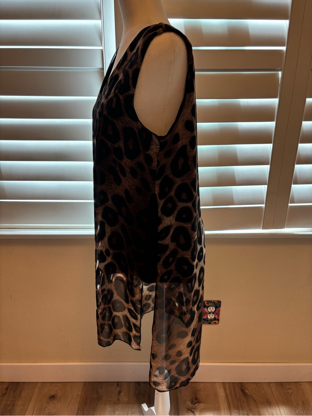 Sleeveless V-Neck Leopard Print Tunic Top - Brown/Black - Picture 4 of 7